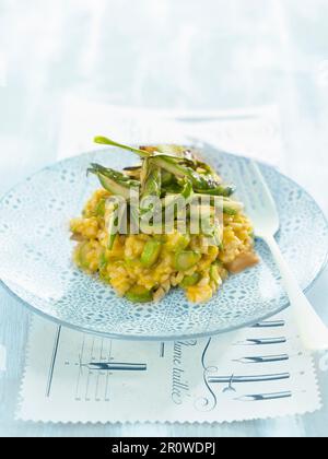 Risotto à la citrouille, au châtaignier et à l'asperge verte Banque D'Images