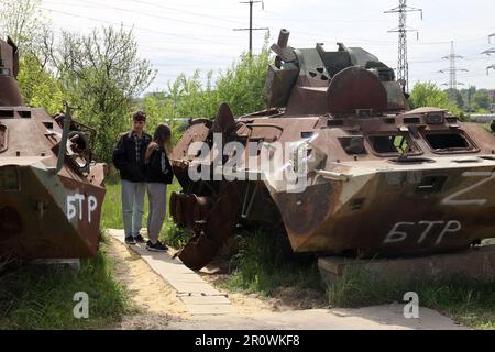 Non exclusif: KHARKIV, UKRAINE - 09 MAI 2023 - fragments d'équipement militaire russe détruits par les forces armées ukrainiennes pendant la défense de Banque D'Images