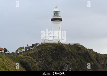 Byron Bay Light House construite en 1901 : vue imprenable depuis la falaise, papier peint HD Banque D'Images