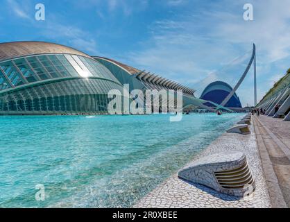 L'Hemisfèric dans la Cité des Arts et des Sciences (la Ciudad de las Artes y las Ciencias) à València, Espagne, (architecte Santiago Calatfava) Banque D'Images