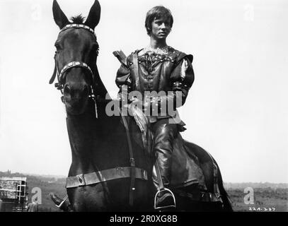 PETER McEnery dans LE PRINCE COMBATTANT DE DONEGAL 1966 réalisateur MICHAEL O'HERLIHY livre Robert T. Reilly costume design Anthony Mendleson UK-USA coproduction Walt Disney Productions Banque D'Images