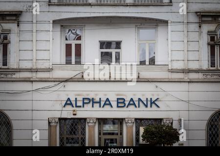 Photo du logo d'Alpha Bank sur leur bureau local pour le siège social de Timisoara. Cette banque est l'une des plus grandes de Grèce, et a important inv Banque D'Images