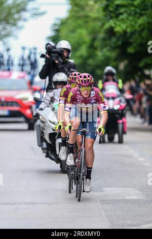 Termoli, Italie. 08th mai 2023. Veljko Stojni? De Serbie et Team Corratec sprints au cours de la troisième phase du 106th Giro d'Italia 2023 - transit à Termoli. (Photo par Davide Di Lalla/SOPA Images/Sipa USA) crédit: SIPA USA/Alay Live News Banque D'Images