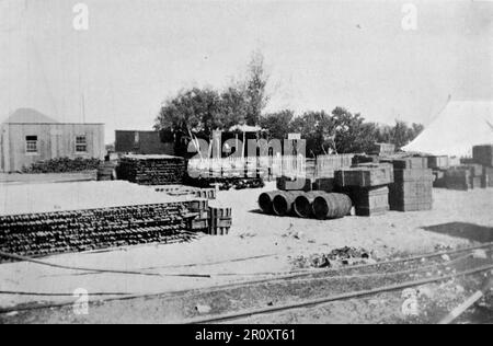 La guerre des Boers, également connue sous le nom de Seconde Guerre des Boers, la guerre sud-africaine et la guerre des Anglo-Boers. Cette image montre: Télégraphes de terrain: Montrant les différents magasins requis par les Royal Engineers. Photo originale de “Marine et Armée”, c1899. Banque D'Images