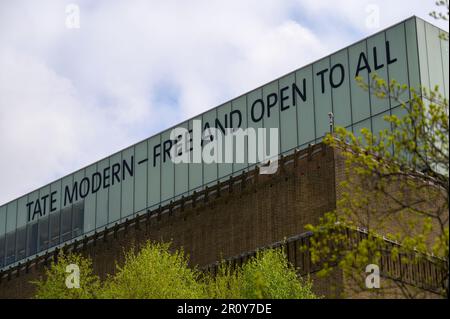 LONDRES - 21 avril 2023 : découvrez gratuitement l'art contemporain à Tate Modern, une galerie de renommée mondiale sur Southbank avec un programme d'exh en constante évolution Banque D'Images