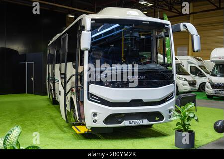 Riga, Lettonie, 28 avril 2023: bus touristique Otokar Navigo T exposé au salon de l'automobile de Riga Banque D'Images
