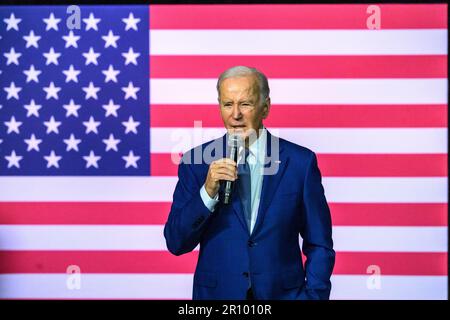 Valhalla, New York, États-Unis. 10th mai 2023. ÉTATS-UNIS Le président Joe Biden prononce une allocution au SUNY Westchester Community College, dans la banlieue de New York. Dans un discours intitulé « investir en Amérique », Biden a discuté des raisons pour lesquelles le Congrès doit éviter immédiatement le défaut de paiement. Credit: Enrique Shore/Alay Live News Banque D'Images