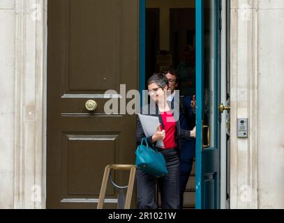 Londres,royaume-uni,09,May,2023.chloe smith signe le ministre vu quitter le bureau du cabinet après la réunion du cabinet Banque D'Images