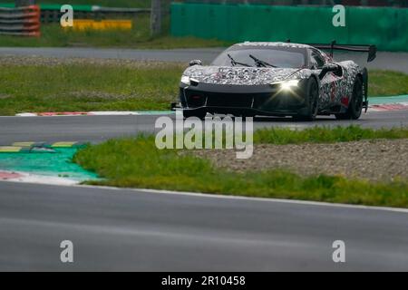 Monza, Italie. 10th mai 2023. Ferrari 296 défi dans la vie de camouflage pendant la journée d'essai du Championnat du monde d'endurance sur 10 mai 2023 dans Autodromo Nazionale Monza, Italie photo Alessio Morgese / E-Mage crédit: Alessio Morgese / Alay Live News Banque D'Images