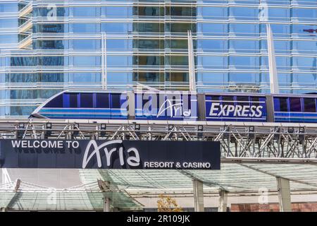 Aira Express tran pour une architecture unique Aria Hotel and Resort à Las Vegas. Banque D'Images