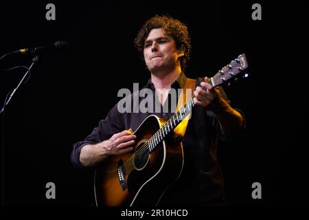 BARCELONE - 30 MARS : Vance Joy (groupe de musique pop indie d'Australie) se produit sur scène à Razzmatazz sur 30 mars 2023 à Barcelone, en Espagne. Banque D'Images