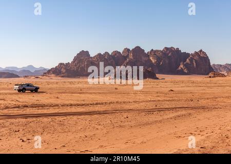 Excursion en jeep, Wadi Rum, Jordanie Banque D'Images