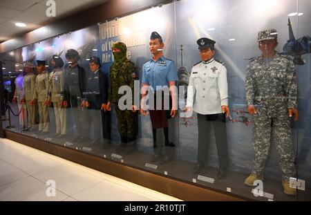 Chandigarh, Inde. 10th mai 2023. CHANDIGARH, INDE - MAI 10 : robes de l'Armée de l'air indienne jusqu'à la date d'exposition au Musée du patrimoine de l'Armée de l'air indienne au secteur 18 sur 10 mai 2023 à Chandigarh, Inde. Le premier musée du patrimoine de la Force aérienne indienne en son genre a été envisagé au secteur 18, au cœur de Chandigarh, en septembre 2021. (Photo de Ravi Kumar/Hindustan Times/Sipa USA) crédit: SIPA USA/Alay Live News Banque D'Images