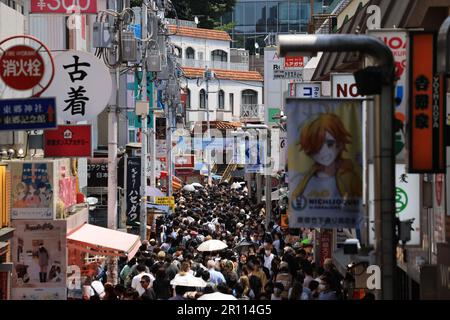 Takeshita dori, une des célèbres avenue de tokyo pendant la semaine d'or Banque D'Images