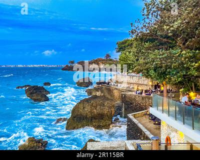 Rock bar à Jimbaran, Bali, Indonésie Banque D'Images