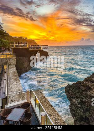 Rock bar à Jimbaran, Bali, Indonésie Banque D'Images