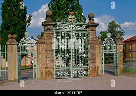 Porte en fer forgé, entrée dans les jardins baroques et l'orangerie, Palais Friedenstein, Gotha, Thuringe, Allemagne Banque D'Images