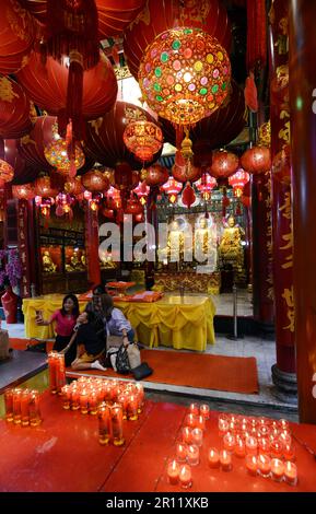 L'interor de Wat Mangkon Kamalawat à Chinatown, Bangkok, Thaïlande. Banque D'Images