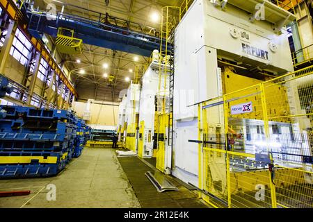 Nijni Novgorod, Russie - 21 novembre 2020 : usine DE production DE VOITURES GAZ. Presses à estampage Erfurt Banque D'Images