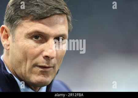 Milan, Italie. 10th mai 2023. Animateur de télévision et ancien joueur de l'Inter Milan JAVIER ZANETTI avant le 1 match de la Ligue des champions de l'UEFA entre l'AC Milan et l'Inter mercredi 10 mai 2023 au Stadio San Siro, Italie Credit: Mickael Chavet/Alamy Live News Banque D'Images