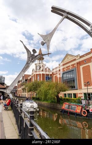 La sculpture Empowerment au bord de la rivière Witham à Waterside, dans le centre-ville de Lincoln, au Royaume-Uni. Banque D'Images