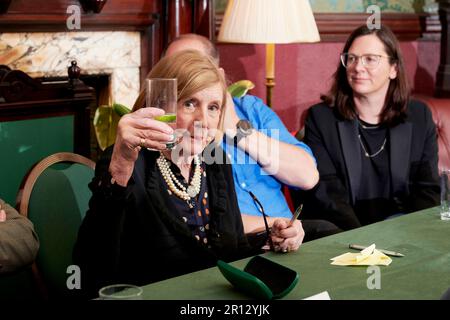 Lady Glenconner, Henry Dimbleby et Jemima Lewis, The Oldie Literary Lunch 09-05-23 The National Liberal Club, Londres. Banque D'Images