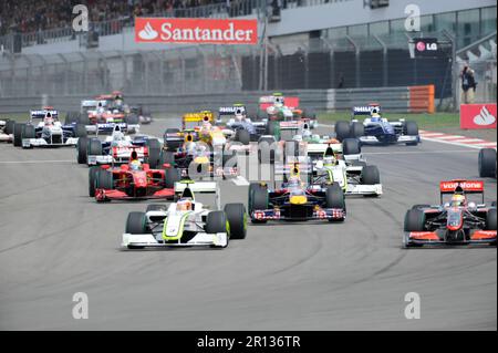 Start zum Formel 1 Rennen mit Mark Webber ( Red Bull Racing 14) Felipe Massa (Ferrari 3) Sebastian Vettel ( Red Bull Racing 15) Jenson Button ( Brawn GP 22) Rubens Barichello ( Brawn GP 23) Formel 1 Grand Prix von auf dem Nürburgring 12,7.2009. Banque D'Images