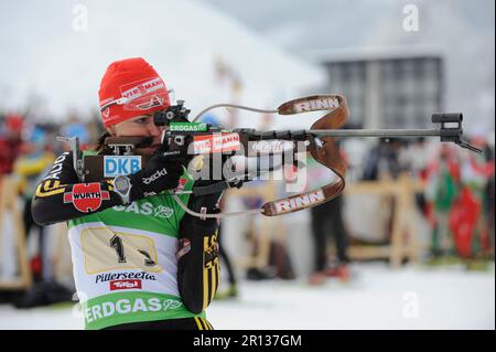 Andrea HENKEL, Aktion Biathlon, 4x 6 KM Staffel der Frauen am 13.12.2009 à Hochfilzen. Banque D'Images