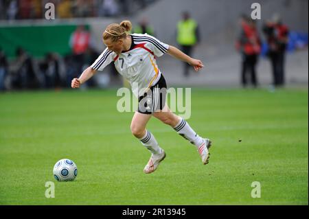 Melanie Behringer, Aktion. Fußball Frauen Länderspiel Deutschland - Brasilien 1:1, 22.4.2009 à Francfort. Banque D'Images