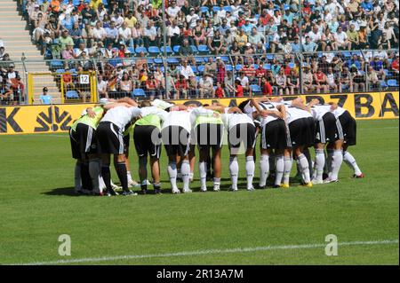 Die deutschte Frauen Fußball National Mannschaft bildet vor dem Spiel einen Kreis Fußball Länderspiel, Freudschaftsspiel Deutschland - Japon 0:0 29.7.2009 à Mannheim. Banque D'Images