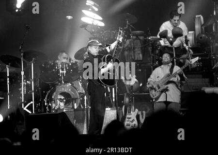 Milan Italie 2000-10-21 : Paul Simon en concert au Palavobis Banque D'Images