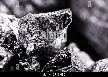 Palladium, un métal de transition, utilisé dans la production d'équipements aérospatiaux militaires et dans la fabrication de catalyseurs, de pierres de palladium, utilisation de métaux Banque D'Images