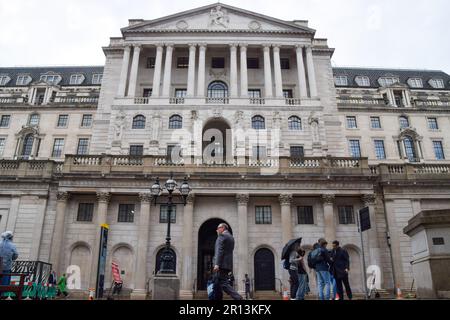 Londres, Royaume-Uni. 11th mai 2023. Vue extérieure de la Banque d'Angleterre dans la ville de Londres, le quartier financier de la capitale. La Banque d'Angleterre a relevé les taux d'intérêt au plus haut niveau depuis 2008. Credit: Vuk Valcic/Alamy Live News Banque D'Images