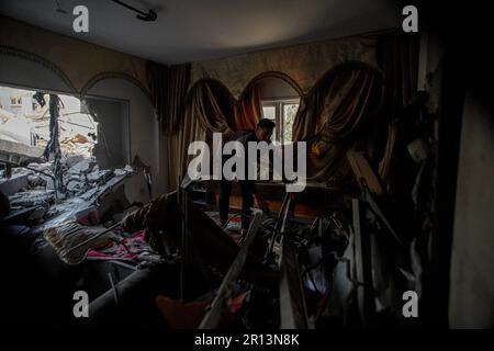 Gaza, Palestine. 11th mai 2023. Maison de la famille al-Misri, complètement détruite après qu'Israël ait lancé des frappes aériennes dans le district de Beit Lahia, dans la ville de Gaza, à Gaza, sur 11 mai 2023. Photo de Ramez Habboub/ABACAPRESS.COM crédit: Abaca Press/Alay Live News Banque D'Images