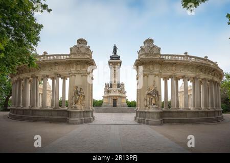 Monument à Alfonso XII Colonnade au parc Retiro - Madrid, Espagne Banque D'Images