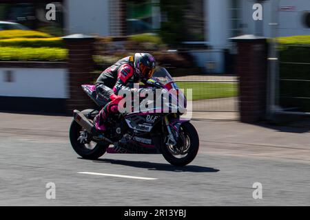 Portstewart, Royaume-Uni. 11th mai 2023. Numéro # de l'équitation d'un point de compression vers le coin Metropole pendant les circuits officiels de pratique au NorthWest200 crédit: Bonzo/Alamy Live News Banque D'Images