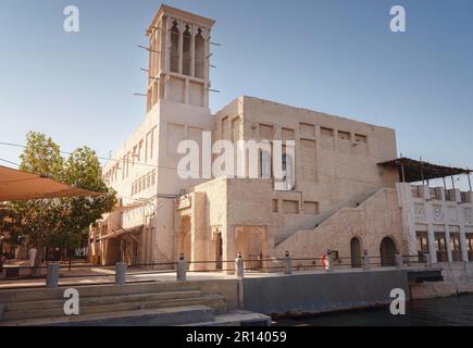 20 mars 2023, Dubaï, Émirats Arabes Unis : le village de la vieille ville d'Al Seef à Dubaï, Al Seef Khor se trouve à 1,8 km de la promenade en bord de mer le long de la rive de Dubai Creek, à Al Fahidi Neigh Banque D'Images