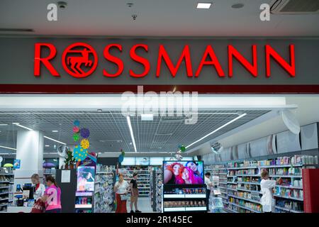 Siedlce, Pologne - 26 juillet 2022 : magasin de cosmétiques Rossmann dans le centre commercial Banque D'Images