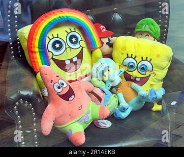 spongebob squarepants et amis peluches Banque D'Images