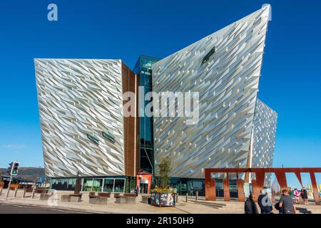 Titanic Belfast Exhibition and Visitor Centre dans le quartier Titanic, Belfast, Irlande du Nord, Royaume-Uni Banque D'Images