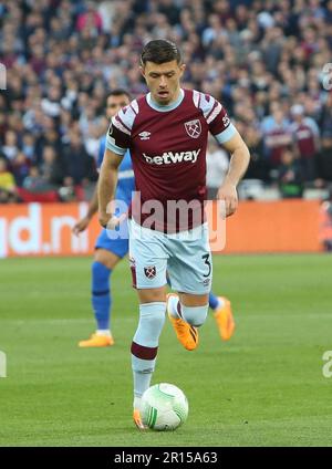 Aaron Cresswell de West Ham United lors de la demi finale 1st de la Ligue de conférence Europa, entre West Ham United et AZ Alkmaar au stade de Londres, Stratford, le jeudi 11th mai 2023. (Photo : Michael Driver | MI News) Credit : MI News & Sport /Alay Live News Banque D'Images