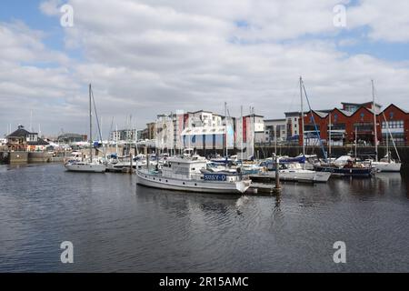 Dunstaffnage marina dans la vieille ville de Galle dock UK Banque D'Images