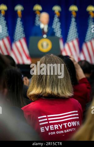 Le président Joe Biden fait des remarques sur ses efforts pour réduire la violence liée aux armes à feu et annonce un décret exécutif visant à augmenter les vérifications des antécédents pour les ventes d'armes à feu, mardi, 14 mars 2023, au Club garçons et filles de la vallée ouest de San Gabriel, dans le parc Monterey, en Californie. (Photo officielle de la Maison Blanche par Adam Schultz) Banque D'Images