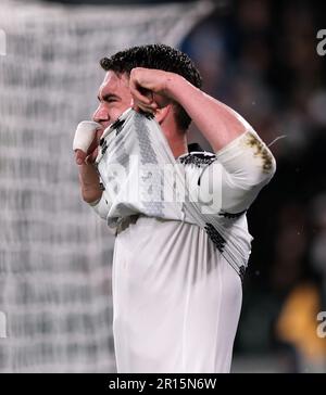 Turin, Italie. 11th mai 2023. Dusan Vlahovic du FC Juventus réagit lors du match semi-fin de la Ligue Europa de l'UEFA entre le FC Juventus et Séville à Turin, en Italie, au 11 mai 2023. Credit: Federico Tardito/Xinhua/Alamy Live News Banque D'Images