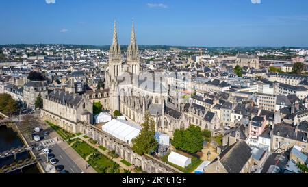 France, Bretagne, Finistère, Quimper, remparts et cathédrale Saint-Corentin Banque D'Images