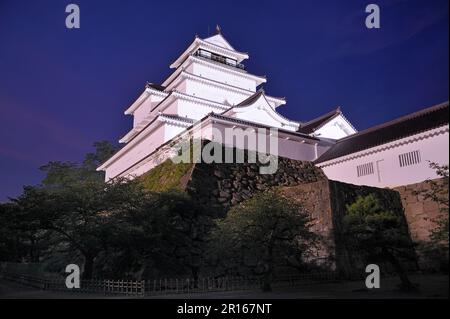 Château de Tsuruga dans la soirée Banque D'Images