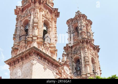 L'église baroque de Santa Prisco, datant de 18th ans, se trouve à Taxco, dans le Guerrero Banque D'Images