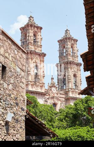 L'église baroque de Santa Prisco, datant de 18th ans, se trouve à Taxco, dans le Guerrero Banque D'Images