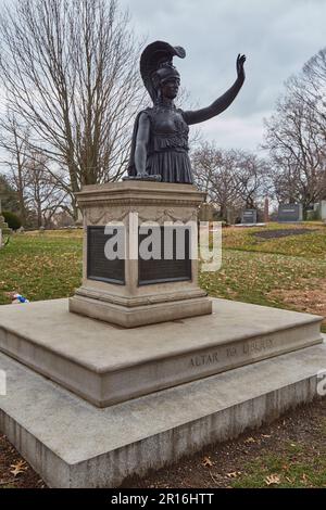 Le cimetière Green-Wood Cemetery est non seulement un cimetière pour les personnages influents, mais il a autrefois servi d'espace vert éminent à New York Banque D'Images