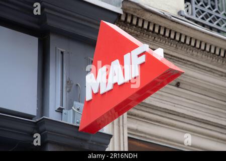 Bordeaux , Aquitaine France - 05 09 2023 : logo MAIF marque et texte signe façade de l'agence mutuelle française d'assurance Banque D'Images